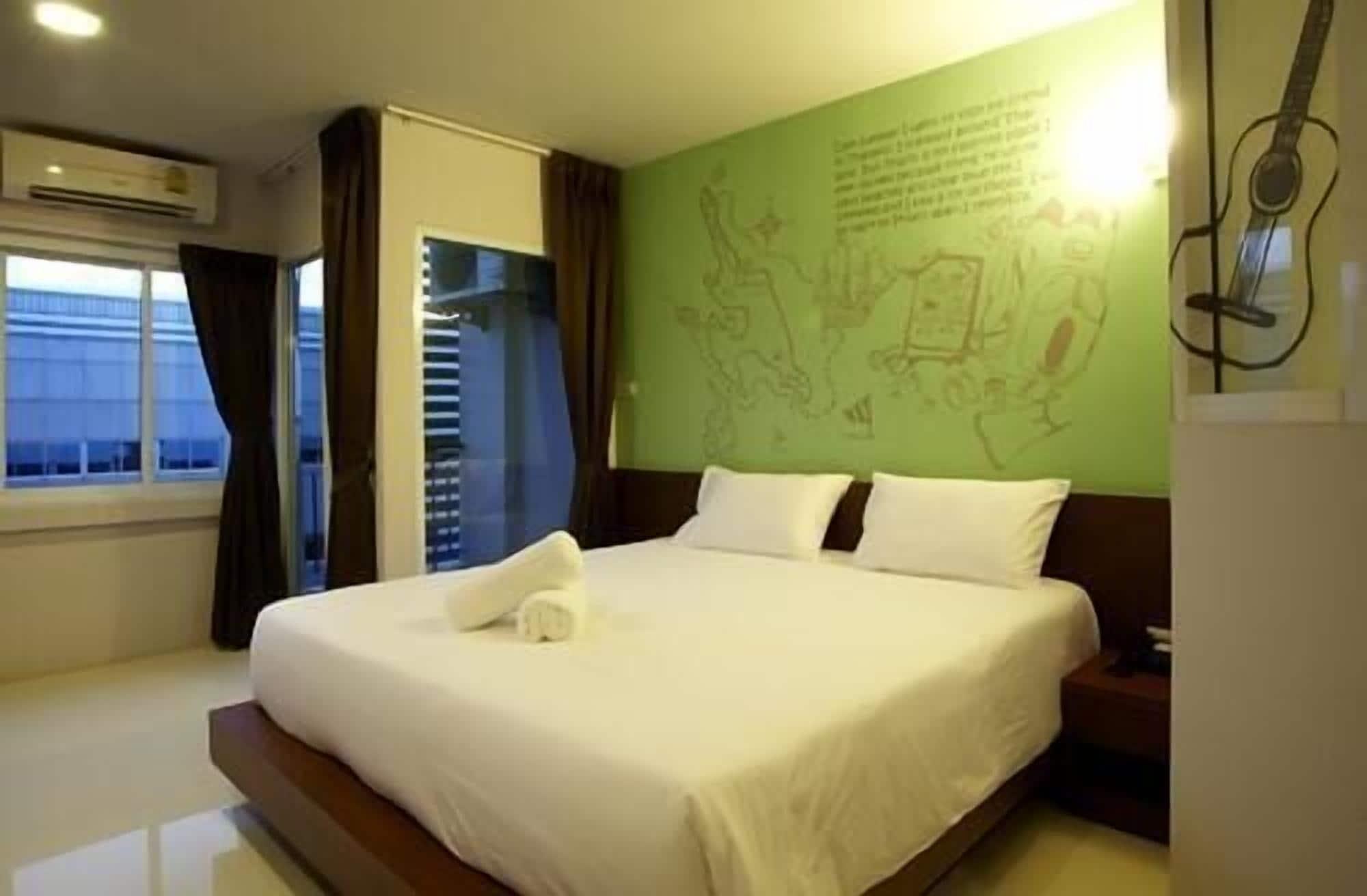 Loft 77 Hotel Bangkok Luaran gambar