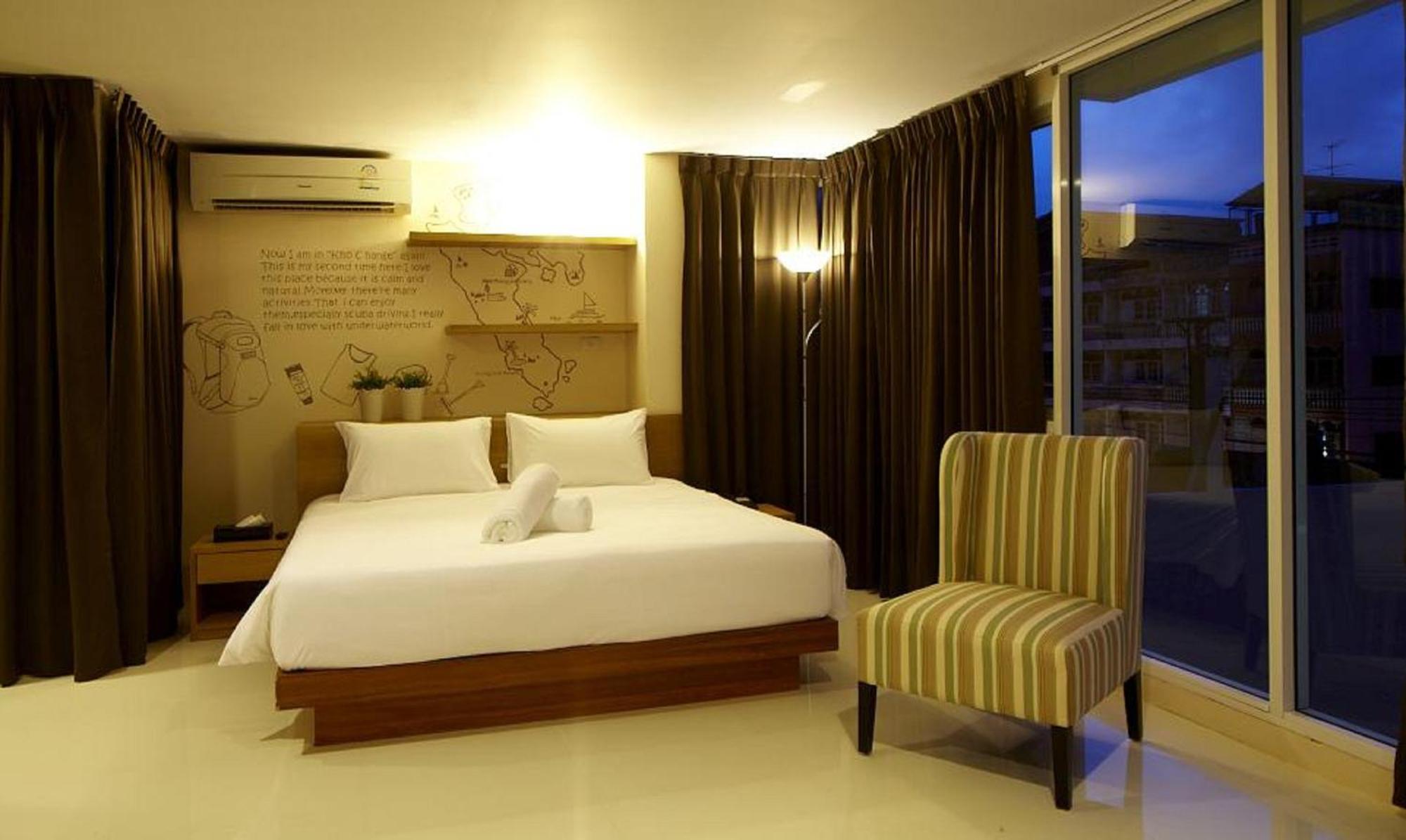 Loft 77 Hotel Bangkok Luaran gambar